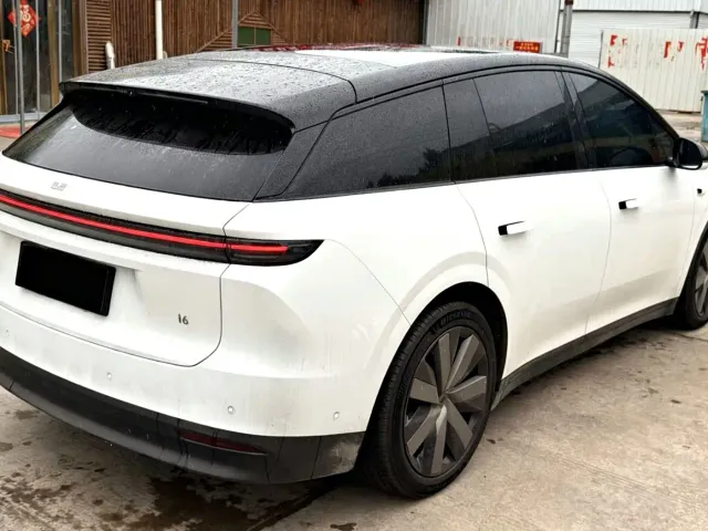 Li Auto i6 — Фото автомобиля 16