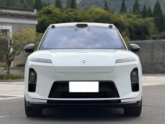 Nio ES8 — Фото автомобиля 5