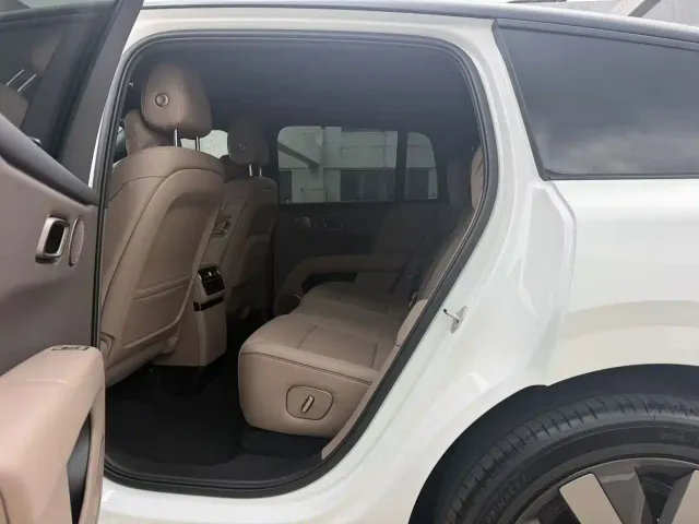 Li Auto i6 — Фото автомобиля 6