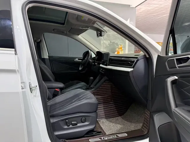 Volkswagen Tiguan L — Фото автомобиля 10