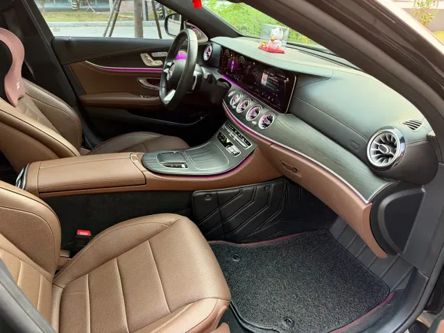 Mercedes-Benz E-Class — Фото автомобиля 12