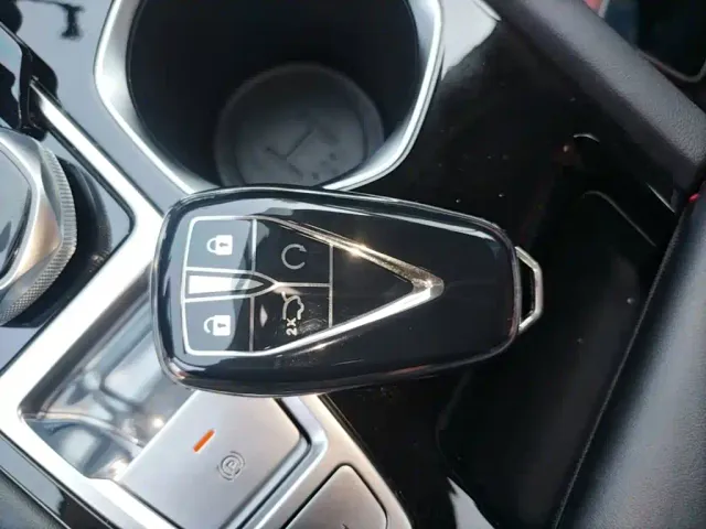 Changan Eado — Фото автомобиля 8