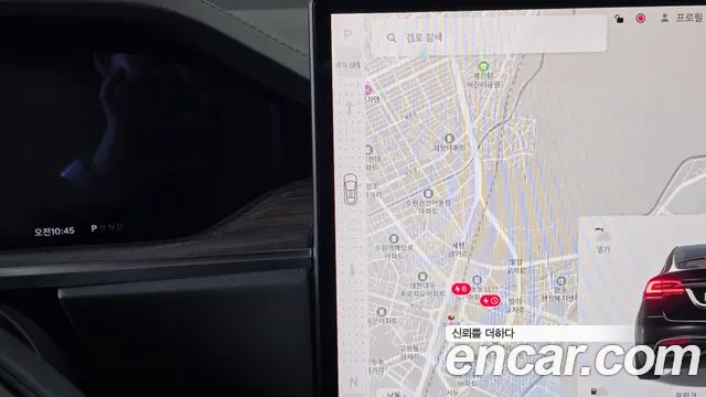 Tesla Model X — Фото автомобиля 12