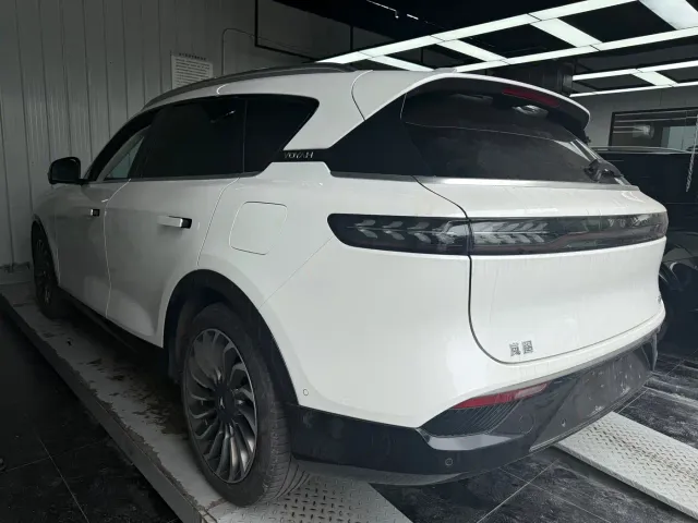 Voyah Auto VOYAH FREE 2021 AWD Standard Range Extender Exclusive Luxury Package — Фото автомобиля 10