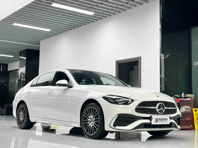 Mercedes-Benz C-Class — Фото автомобиля 3