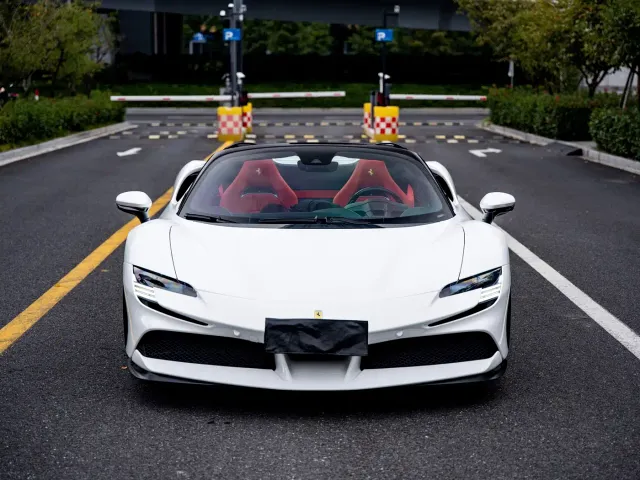 Ferrari SF90 — Фото автомобиля 2