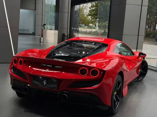 Ferrari F8 — Фото автомобиля 3