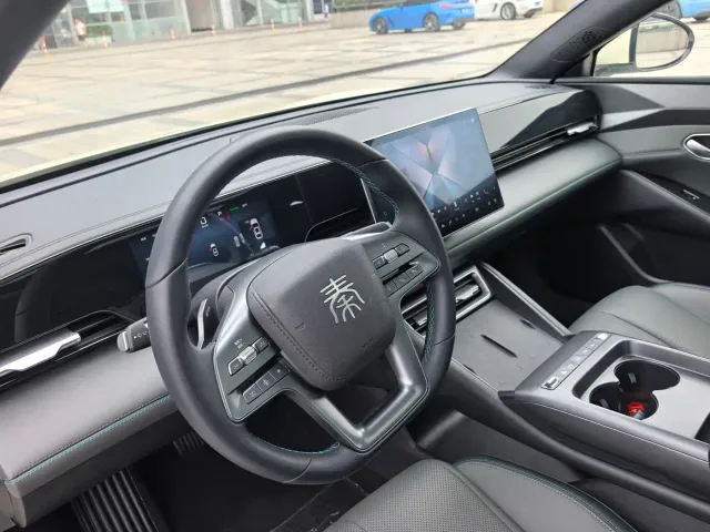 BYD Qin L — Фото автомобиля 6