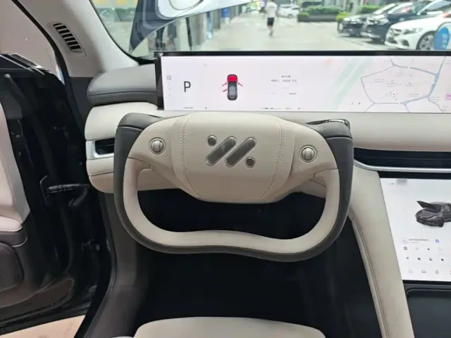IM Motors LS6 — Фото автомобиля 10