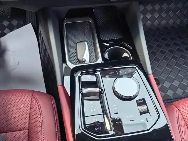 BMW 5 Series — Фото автомобиля 12