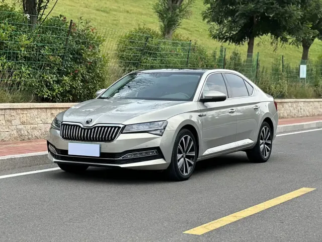 Фотография автомобиля — Skoda Superb