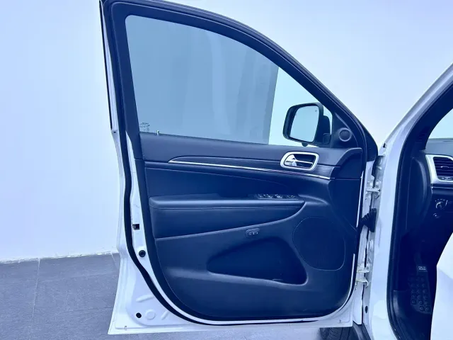 Jeep Grand Cherokee — Фото автомобиля 7