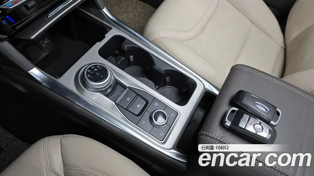 Ford Explorer Explorer 6 поколение 3.0 Platinum 4WD — Фото автомобиля 9