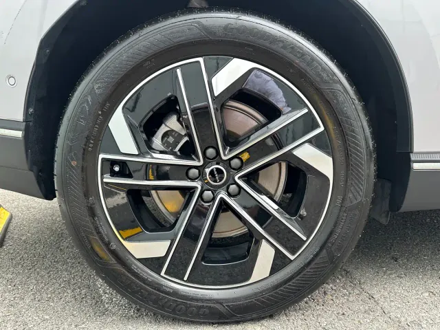 Volvo XC70 Plug-in Hybrid — Фото автомобиля 23