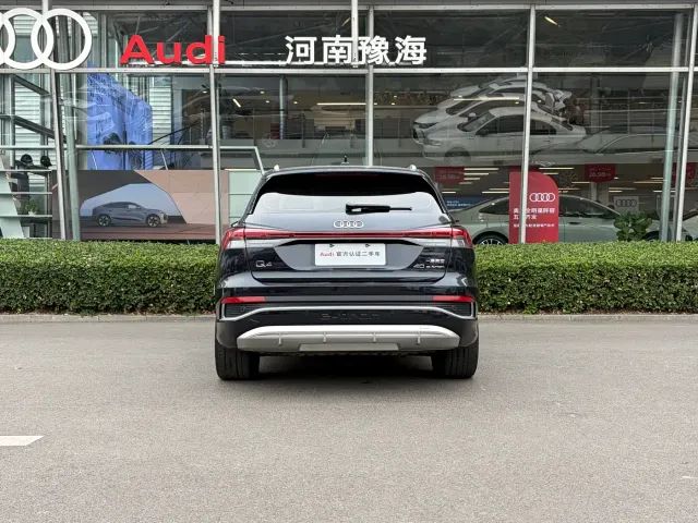 Audi Q4 e-tron — Фото автомобиля 4