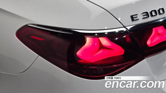 Mercedes-Benz E-Class E-класс W214 — Фото автомобиля 21