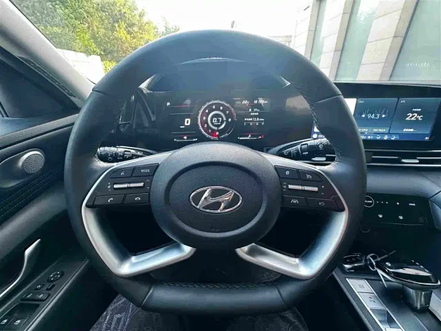 Hyundai Elantra — Фото автомобиля 9