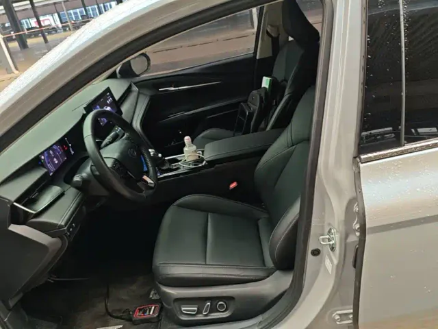 Toyota Camry — Фото автомобиля 14