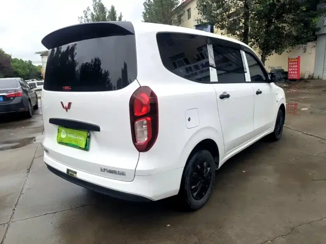 Wuling Hongguang — Фото автомобиля 6