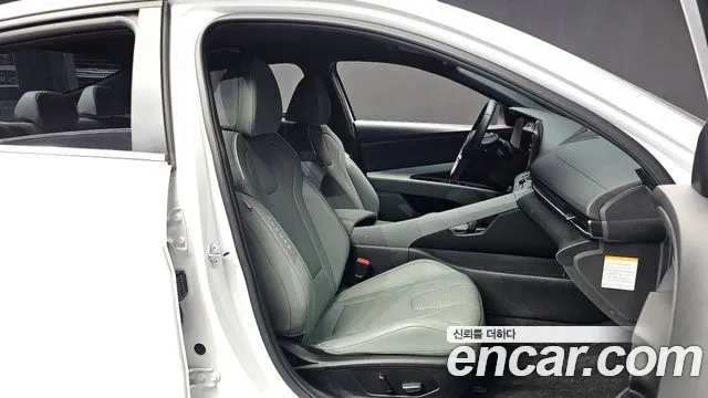 Hyundai AVANTE Inspiration — Фото автомобиля 4