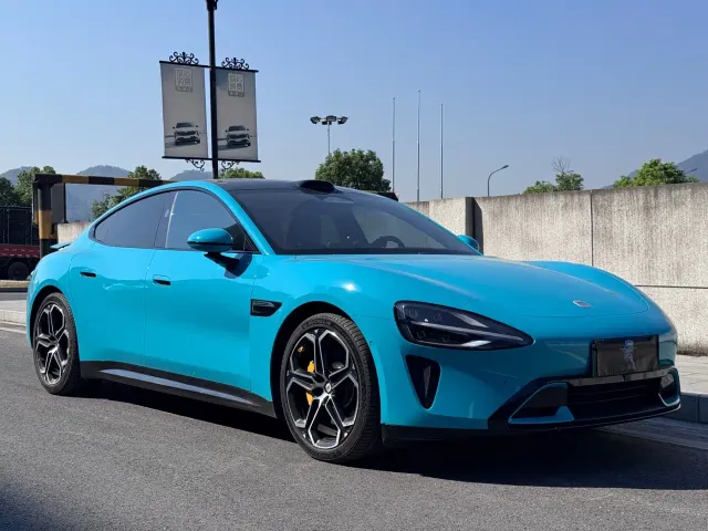 Xiaomi SU7 — Фото автомобиля 2