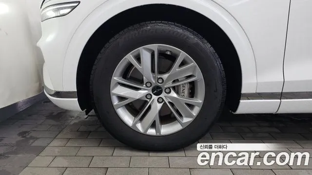 Genesis GV70 2.5T Бензин 2WD — Фото автомобиля 5