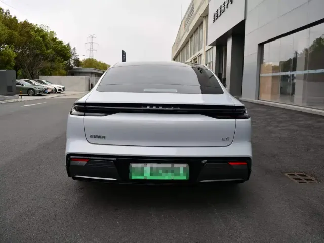 Geely Galaxy E8 — Фото автомобиля 6