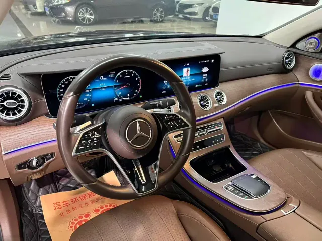Mercedes-Benz E-Class — Фото автомобиля 4