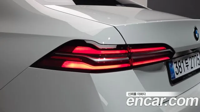 BMW 5 Series G60 — Фото автомобиля 8