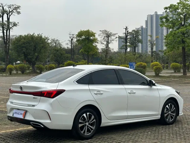 Changan Eado — Фото автомобиля 9
