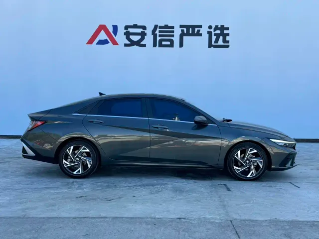 Hyundai Elantra — Фото автомобиля 9