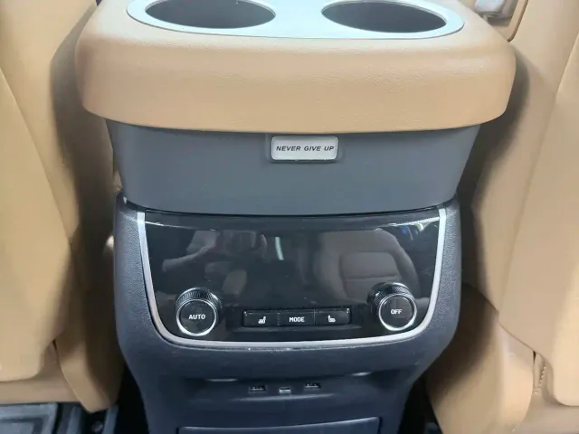 Li Auto ONE — Фото автомобиля 13