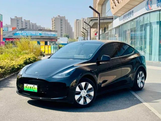 Фотография автомобиля — Tesla Model Y