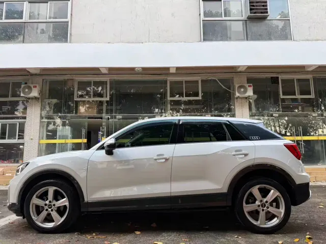 Audi Q2L — Фото автомобиля 14