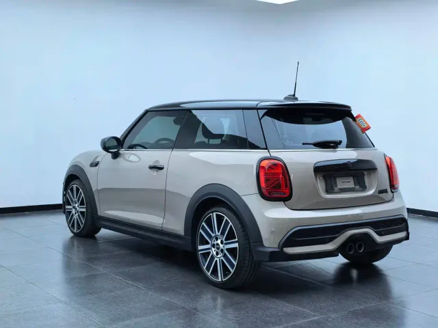 MINI Hatch — Фото автомобиля 4