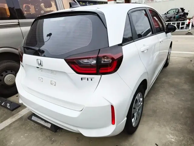 Honda Fit — Фото автомобиля 11