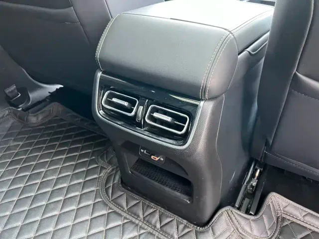 GAC Trumpchi GS8 — Фото автомобиля 25
