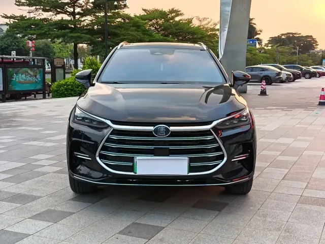 BYD Tang — Фото автомобиля 2