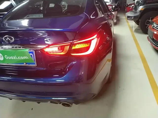 Infiniti Q50L — Фото автомобиля 7