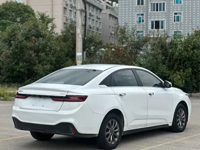 Geely Geometry A — Фото автомобиля 3