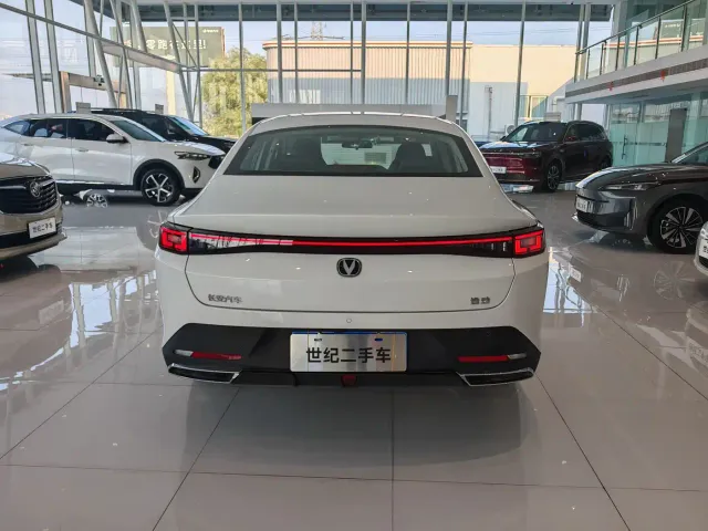 Changan Eado — Фото автомобиля 13