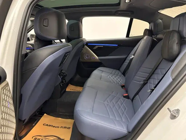 BMW 5 Series — Фото автомобиля 9