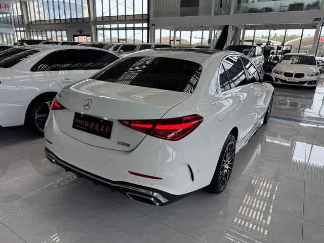 Mercedes-Benz C-Class — Фото автомобиля 4