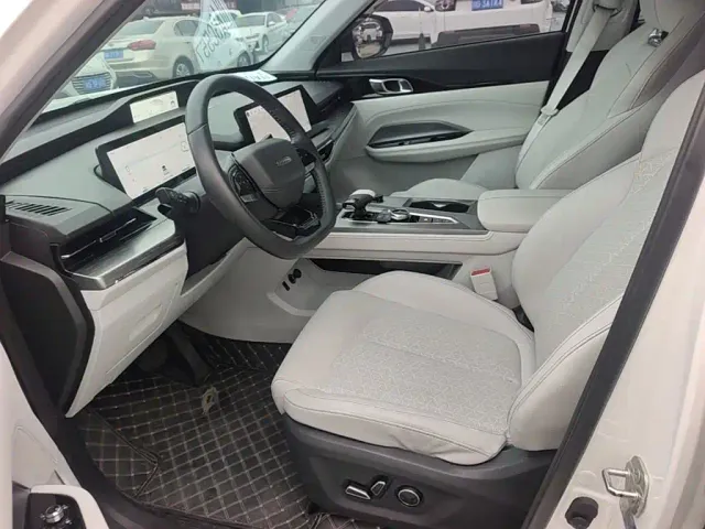 Changan Oshan Z6 EV — Фото автомобиля 10