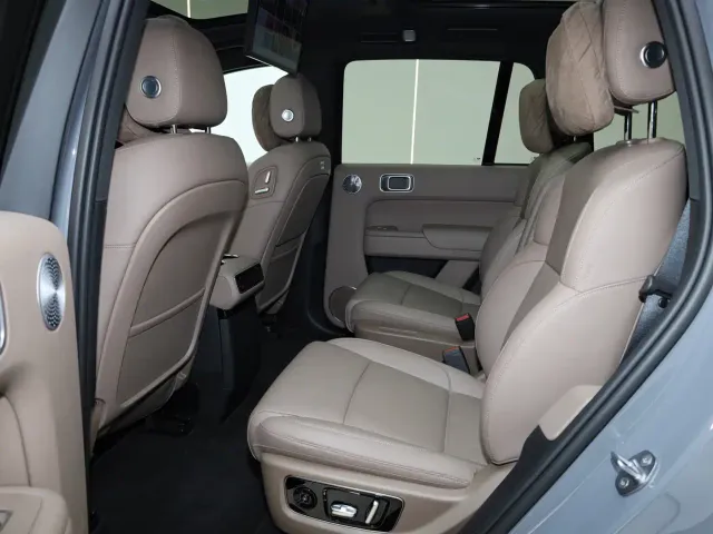 Li Auto L8 — Фото автомобиля 23