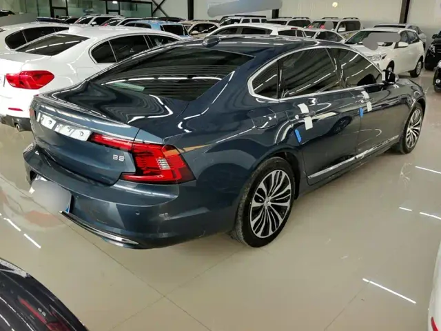 Volvo S90 — Фото автомобиля 3