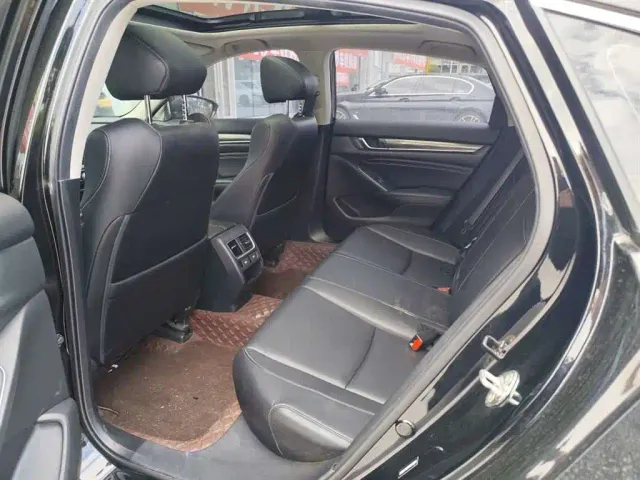 Honda Accord — Фото автомобиля 4