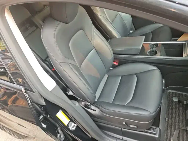 Tesla Model Y — Фото автомобиля 24
