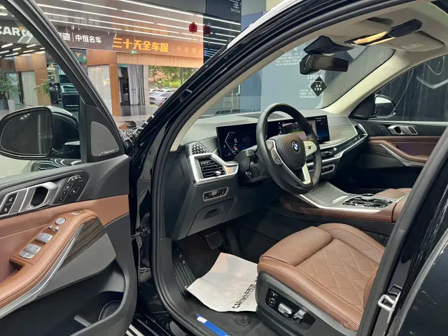 BMW X7 — Фото автомобиля 7