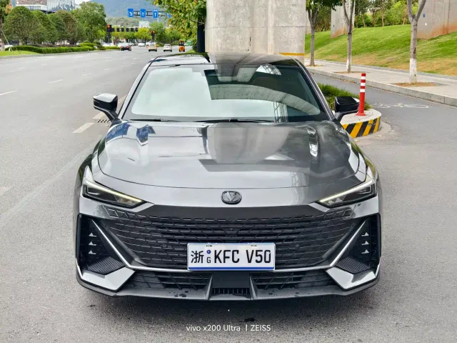 Changan UNI-V — Фото автомобиля 2